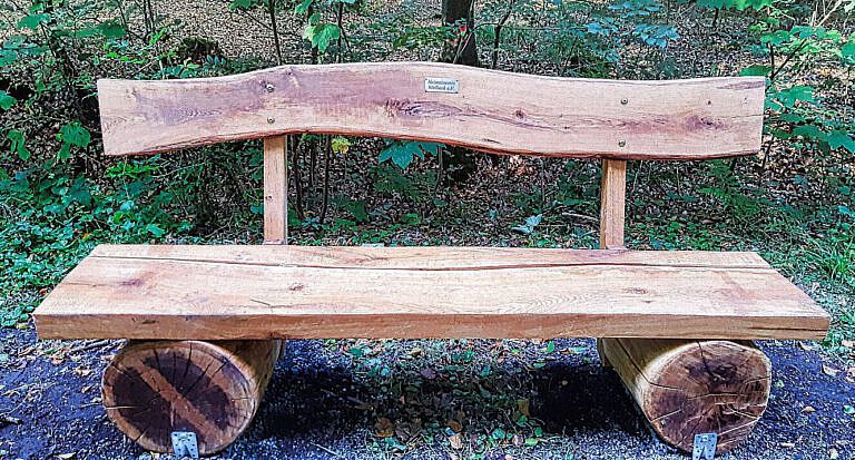 Zwei neue Bänke für den Wolbecker Tiergarten